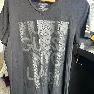Guess Graphic T Shirt Mens Size Large Black V Neck Short Sleeve USA NYC LA Logo